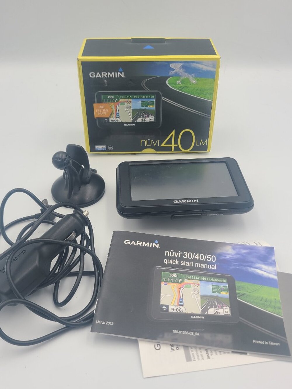 Garmin Nuvi 40LM 4.3" Portable GPS Navigator Bundle W/ Box Manual Mount Cable